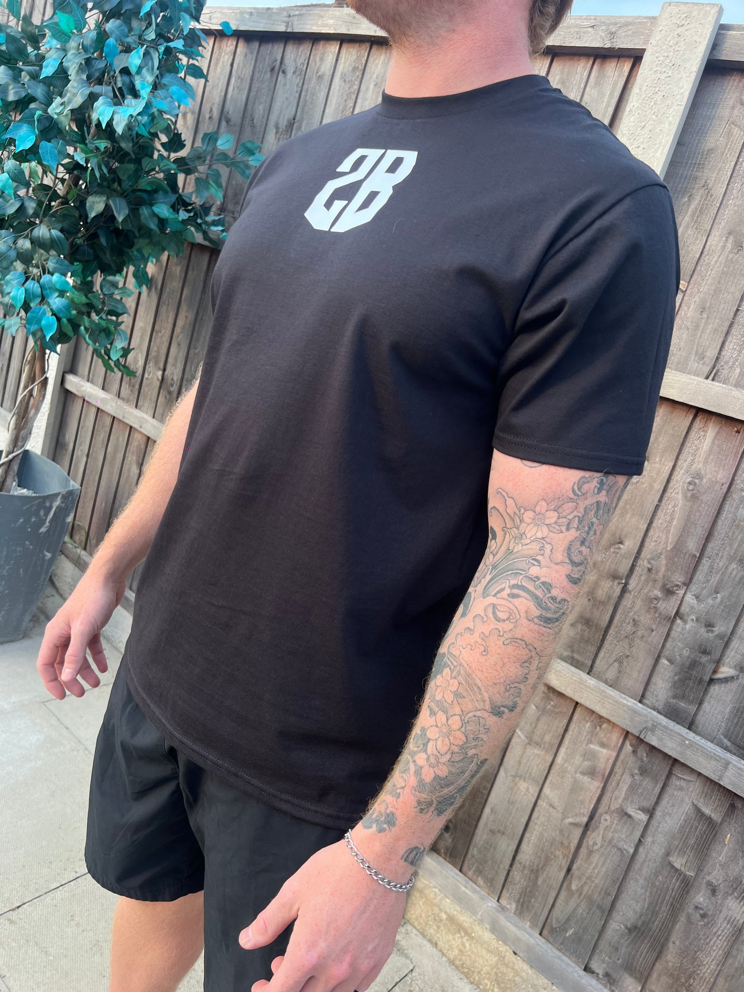 "Primero" tee in black