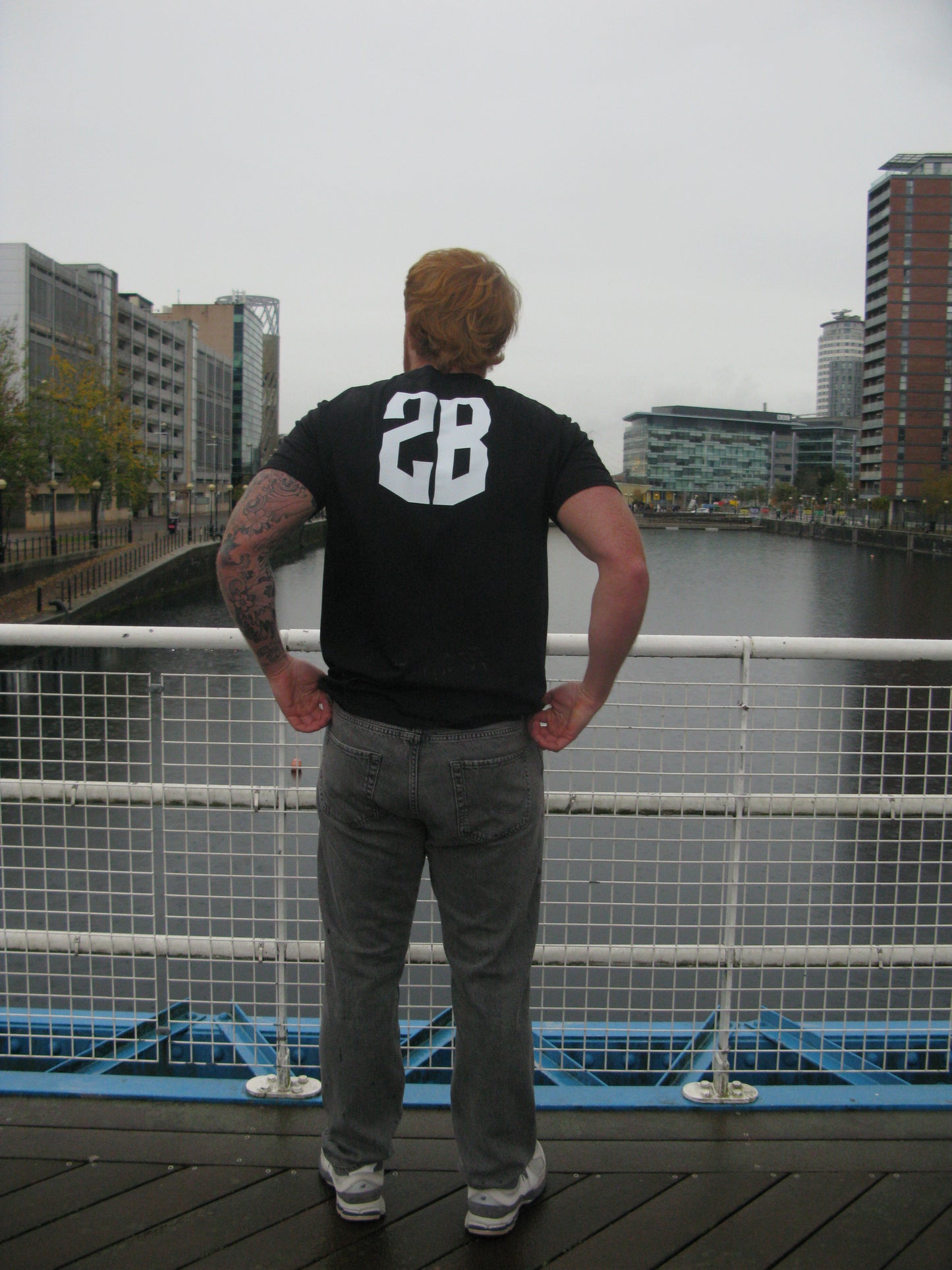 "CLO" text tee in black