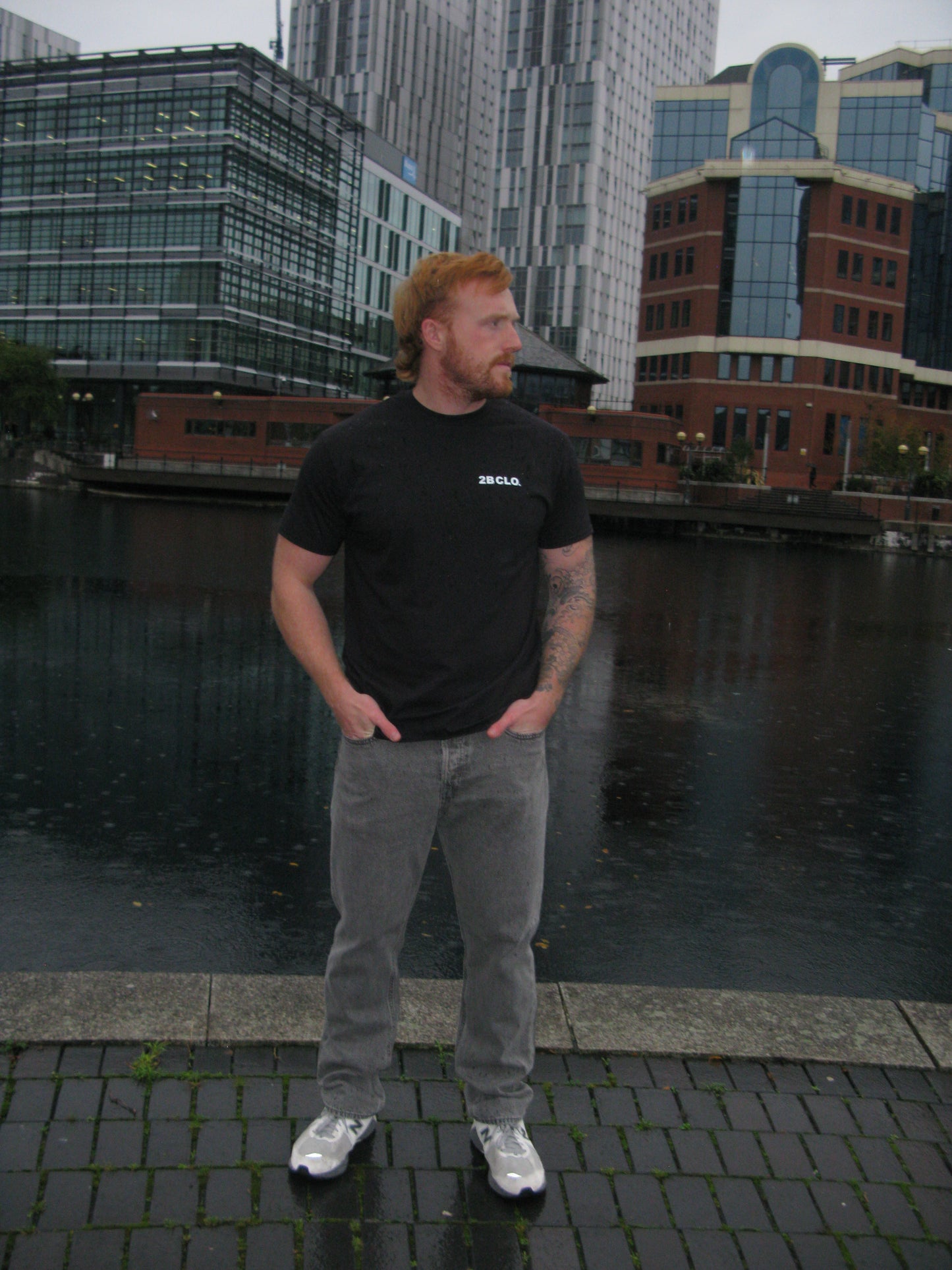 "CLO" text tee in black