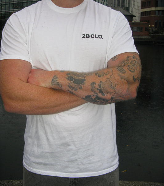 "CLO" text tee in white